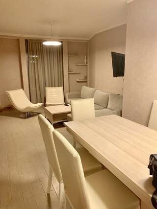 Отель Hotel Orbi Sea Towers Батуми Представительский люкс-9