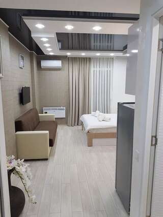 Отель Hotel Orbi Sea Towers Батуми Номер-студио с видом на море-9